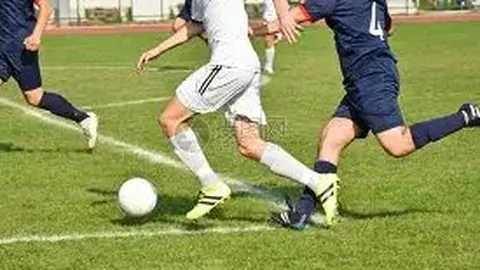 内马尔返法即投身海滩派对，维拉蒂同场作乐