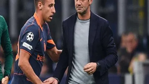 B费本赛季联赛进球数达15，位居欧洲五大联赛中场球员进球榜次席，紧随维尔茨。